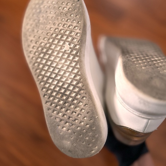 BLOGGER’S FAVE! Valentino fresia leather white sneakers US 7.5 - Picture 8 of 9